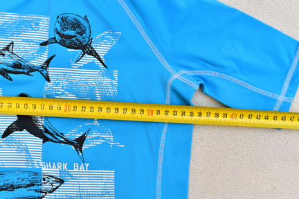 Футболка для плавания