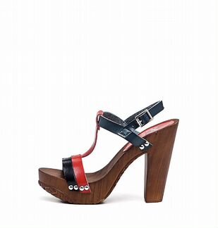 Новые босоножки Betsy