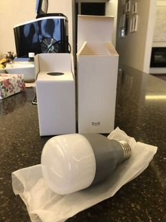 Умная лампочка xiaomi yeelight led bulb (color)