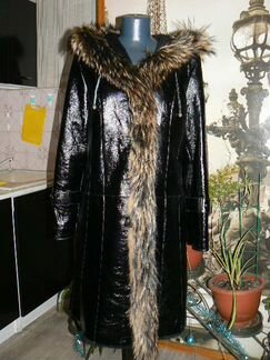 Дубленка новая.Натуральная с капюшоном XL