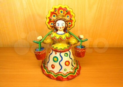Дымковская игрушка Барыня водоноска. (20см.)