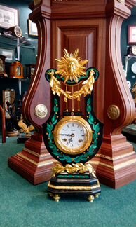 Часы каминные из мрамора и малахита