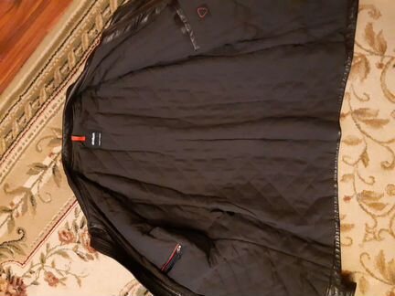 Кожанная куртка strellson