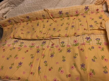 Мягкий бортик в кроватку