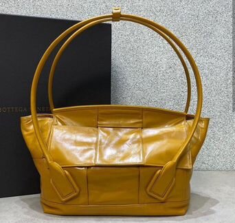 Сумка Medium Arco Slouch