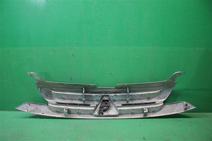 Решетка радиатора Mitsubishi Outlander 3