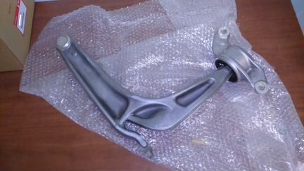 Нижний левый рычаг Honda Civic 5D с 06-11 г. в