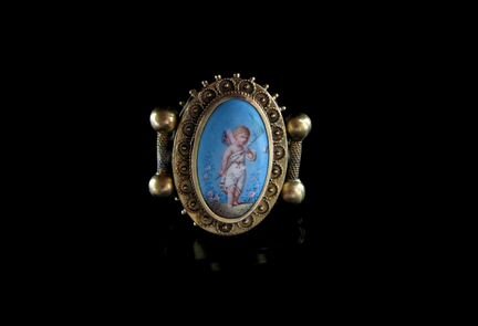 Антикварная Брошь Охотник за бабочками Золото