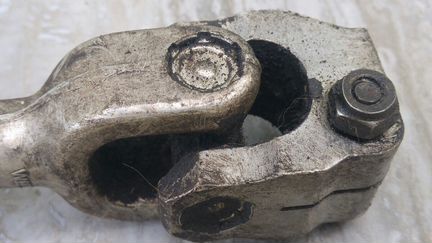 Рулевой карданчик для BMW E-30