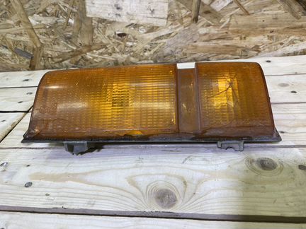 Поворотник левый бу dodge ram van 1986-1993