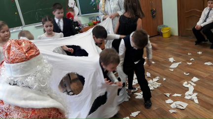 Дед Мороз и Снегурочка. Новогоднее поздравление