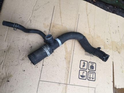 Патрубок двигателя на Range Rover Sport