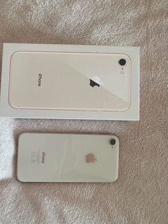 Телефон iPhone 8