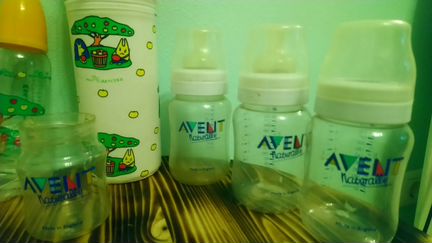 Бутылочки Avent и кенгуру-переноска
