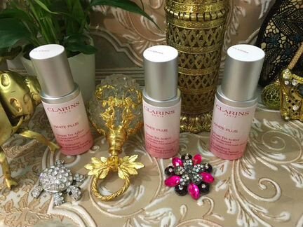 Clarins White Plus сыворотка Кларанс осветляющая