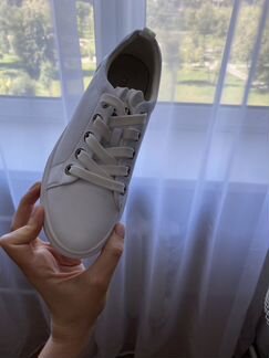 Белые кожаные кеды новые женские