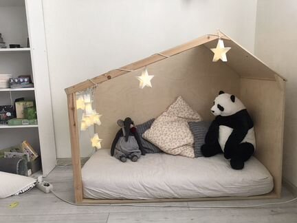 Кроватка домик Для малыша