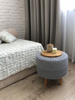 Пуф на ножках