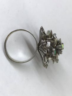 Золотое кольцо с опалами и бриллиантами. 585пр