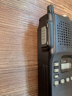 Носимая радиостанция icom IC-F3S VHF