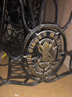 Швейная машинка Зингер