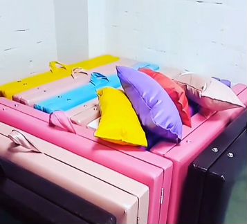 Массажный стол. В наличии