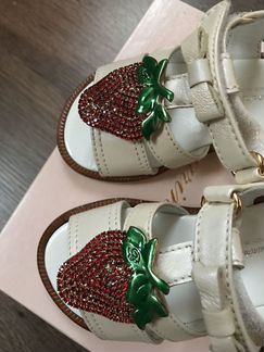 Босоножки miss Blumarine клубники 20(13 см)