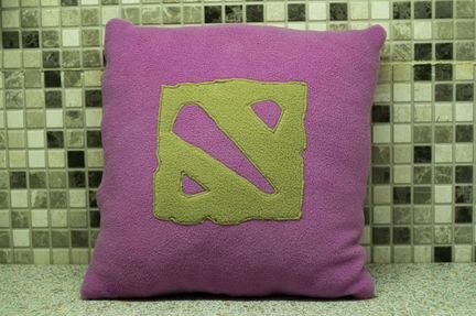 Подушка с логотипом Dota (Дота)