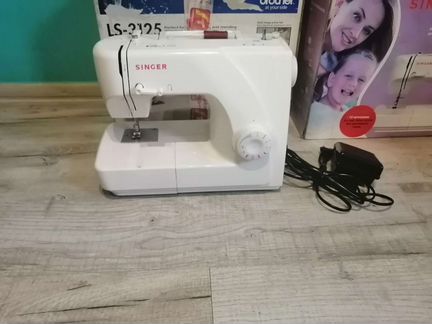 Швейная машина Singer