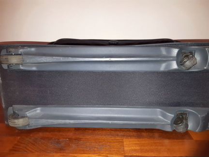 Чемодан на колёсах