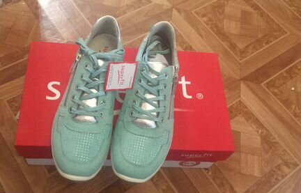 Продам новые кроссовки superfit