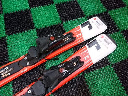 Горные лыжи 100 детские с креплениями Rossignol