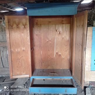 Старинный шкаф