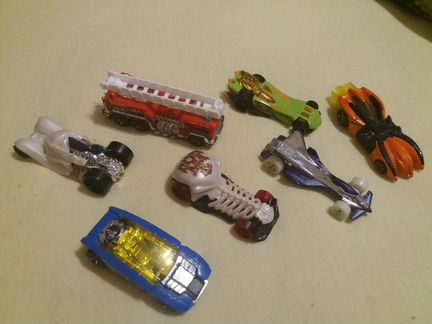 Машинки игрушечные