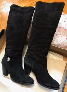 Продам женские сапоги