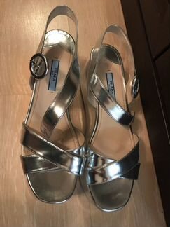 Босоножки Prada