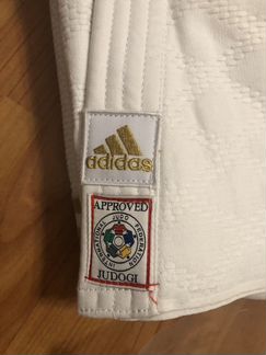 Кимоно Adidas Champion 2 с золотыми полосками