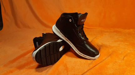 Зимние кроссовки