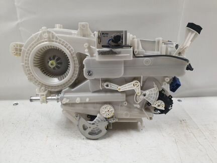 Корпус отопителя Toyota Land Cruiser 200